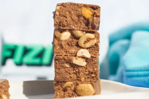 Baton proteinowy przed czy po treningu - co wybrać dla lepszej regeneracji?