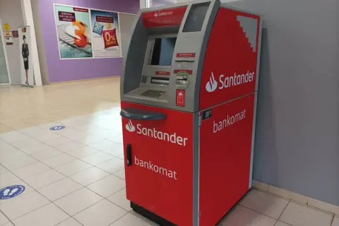 Bankomaty w Tomaszowie Mazowieckim - Gdzie je znaleźć i jak działają?