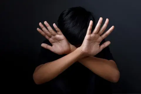 Przemoc psychiczna: Czy jesteś ofiarą? Rozpoznaj i uzyskaj pomoc