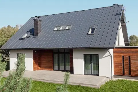 Ile gwoździ na m2 dachu? Sprawdź, jak uniknąć błędów przy mocowaniu pokrycia