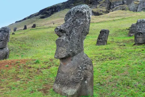 Wyspa Wielkanocna: Gdzie leży i jak odkryć tajemnice Moai?