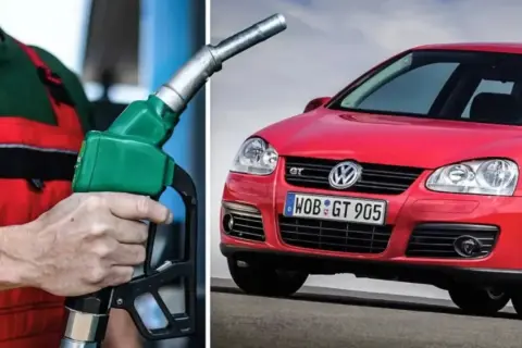 Tankar du din röda VW Golf med 98 oktan? En hand håller en bensinpump.