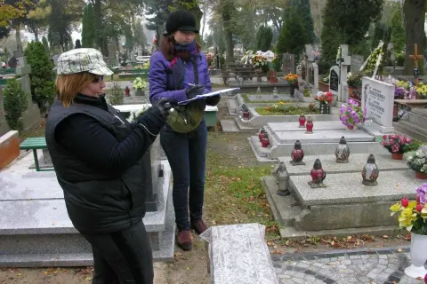 Jak sprawdzić datę pogrzebu w Brzegu i uniknąć nieporozumień
