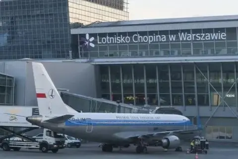 Jak odebrać kogoś z lotniska Chopina samochodem bez stresu i opłat