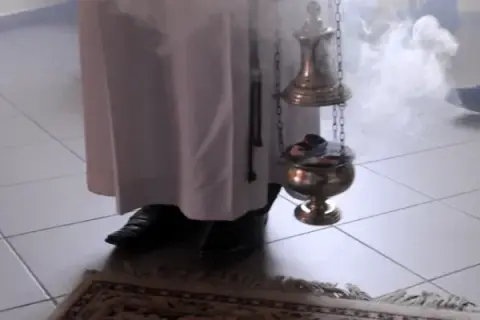 Co oznacza kadzidło w kościele? Odkryj jego głębokie znaczenie