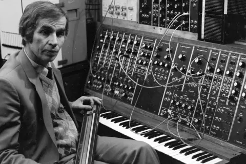 Marek Szulen: polski kompozytor muzyki elektronicznej i album Ankaria