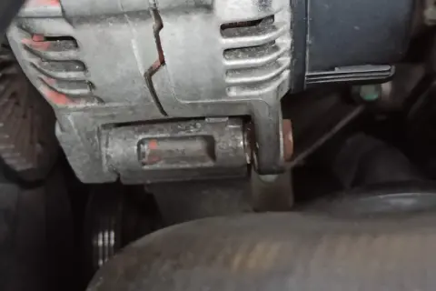 Audi A6: Jak wymontować alternator? Poradnik krok po kroku