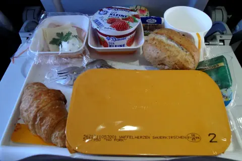 Kanapki w bagażu podręcznym? Sprawdź, co możesz zabrać na pokład