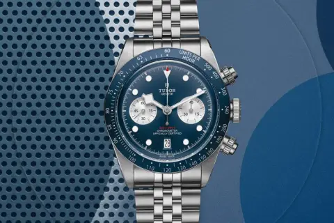 Niebieski chronograf Tudor z bransoletą, idealny dla najlepszych Tudorów. Plan emisji zegarka.