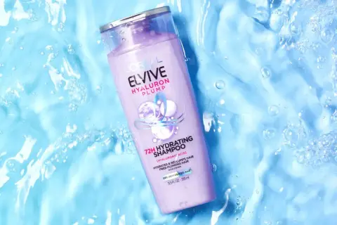 Champú Elvive Hyaluron Plump, ideal para saber como hidratar el pelo seco y deshidratado.
