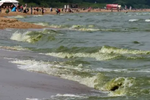Od kiedy można się kąpać w morzu? Sprawdź bezpieczne warunki