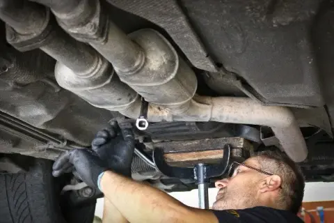 Twój diesel bez DPF? Sprawdź objawy i uniknij mandatu 5000 zł!