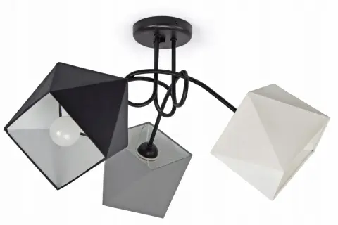 Nowoczesny żyrandol z diamentami w kształcie geometrycznych brył, w kolorach czarnym, szarym i białym, z metalową czarną podstawą.