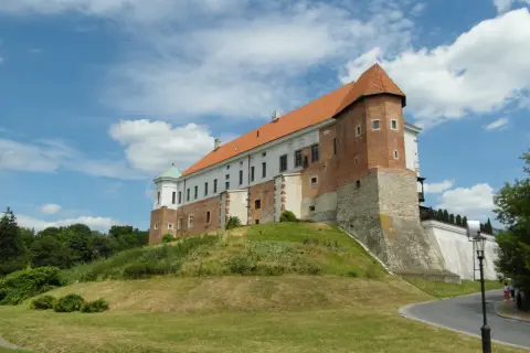 Gdzie leży Sandomierz? Odkryj królewskie miasto nad Wisłą!