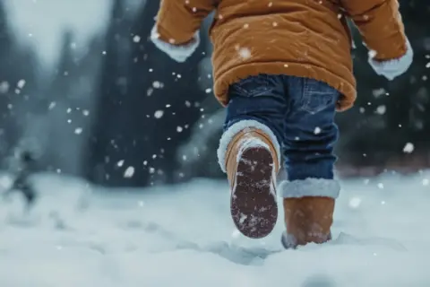 Śniegowce rozmiar 21: Jak dobrać, by maluch pokochał zimę?
