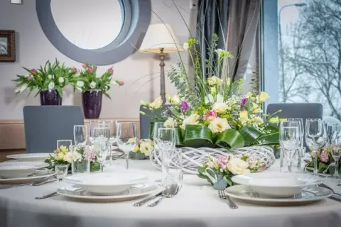 Gdzie zjeść w Sobótce? Odkryj najlepsze restauracje i smaki
