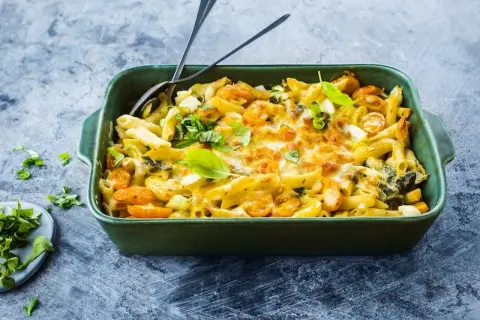 Penne al forno: łatwy przepis na pyszną zapiekankę makaronową