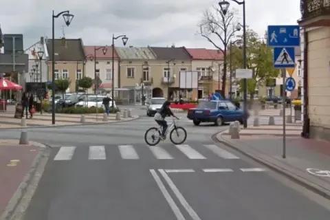 Czy chodnik to droga publiczna? Odkryj ważne przepisy i prawa