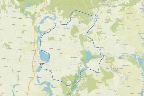 Mapa z zaznaczonymi trasami rowerowymi Kujawsko-Pomorskie. Widoczne jeziora, lasy i miejscowości.