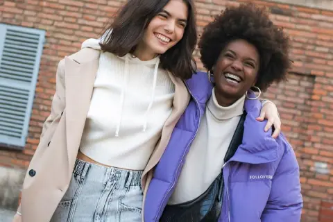 Bershka: Kto stoi za marką? Fenomen mody dla młodych
