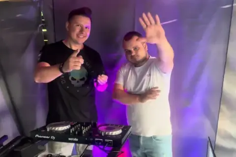 DJ Akun wiek, imię i nazwisko, droga na szczyt