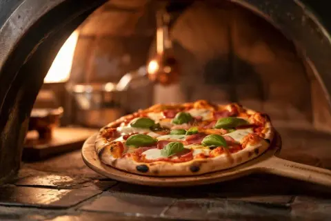 Ile stopni piec pizzę? Sekret chrupiącego spodu w domu