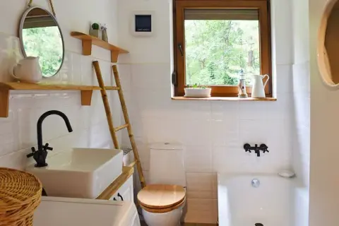 Kleine Badezimmer dekorieren: 10 geniale Tipps für mehr Raum und Stil