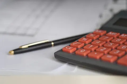 Czy PIT-11 rozlicza się automatycznie? Sprawdź, aby uniknąć problemów