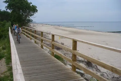 Z Kołobrzegu do Sianożęt: Jak dojechać? Czas, koszt, wygoda