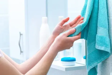 Jak prać ręczniki? Miękkość, chłonność i higiena krok po kroku