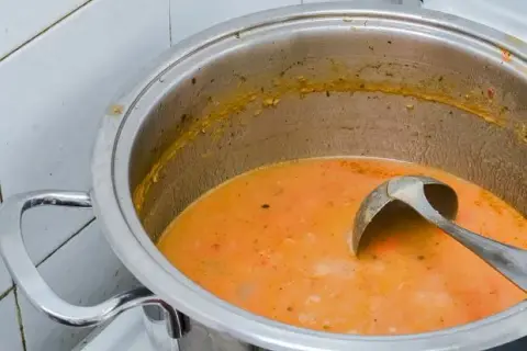 Zupa pomidorowa: Jaka śmietana, by się nie zważyła?