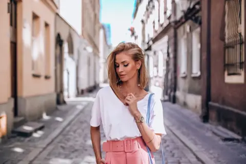 Co do różowych spodni - stylizacje, które zachwycą każdego dnia