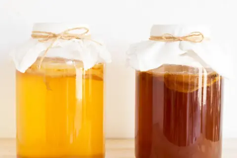 Kombucha: ile może stać? Sekrety świeżości i bezpiecznego picia