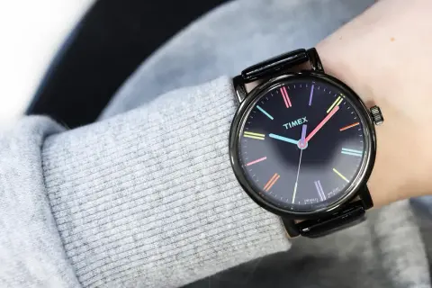 Zegarki damskie Timex z podświetlaną tarczą - widoczność w nocy