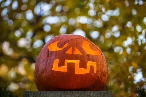Czy Halloween to grzech? Odkryj kontrowersje i religijne opinie