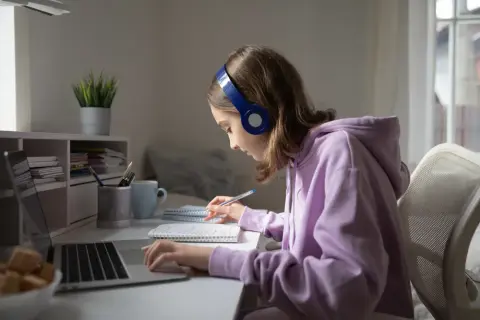 Od kiedy jest nauczanie zdalne w Polsce? Kluczowe daty i zmiany