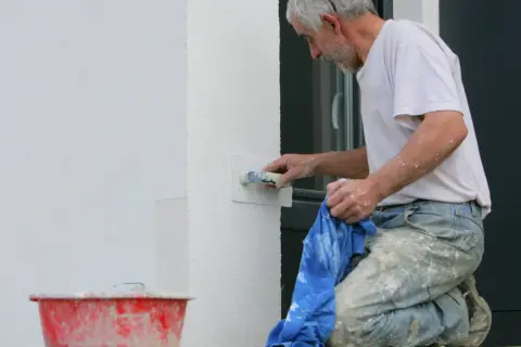 Ile kosztuje położenie tynku na elewacji? Ceny i porównanie