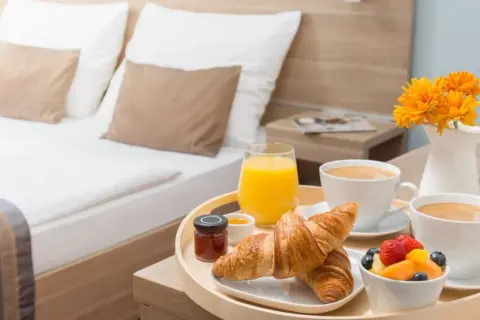Hotel resort co to znaczy? Poznaj różnice i unikalne cechy