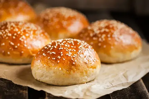 Buns burger maison : la recette moelleuse et inratable de Thibault Tanguy