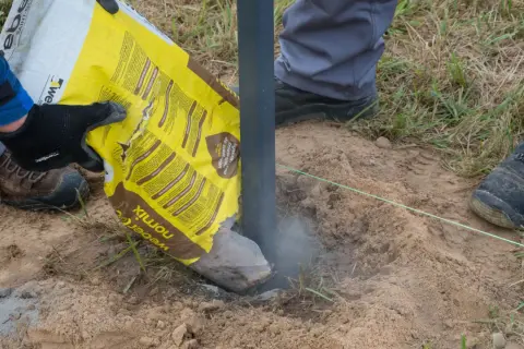 Jak mieszać beton bez betoniarki - proste metody i porady dla każdego