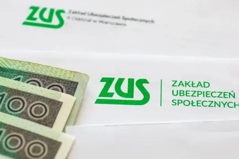 Pieniądze i dokumenty ZUS. Czy w 2026 roku będzie renta alkoholowa?