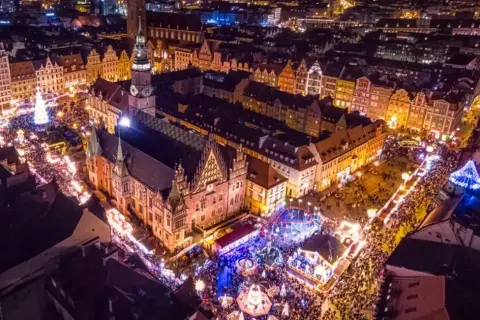 Odkryj świat z Wrocławia: 80+ kierunków na city break i wakacje