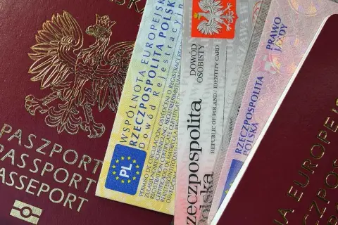 Paszport czy dowód dla dziecka - co wybrać na podróż?