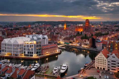 Październik: Gdzie polecieć po słońce, zwiedzanie lub city break?