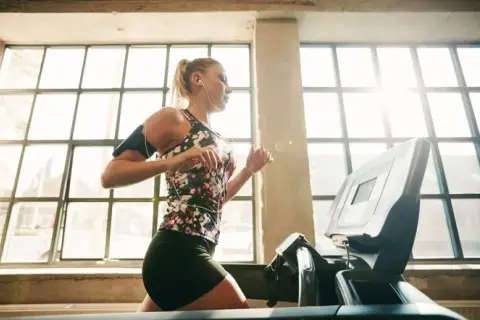 Jak robić cardio na bieżni, by szybko osiągnąć lepsze wyniki