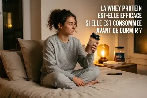 Donna pensierosa con shaker di proteine prima di dormire. La whey protein è efficace se assunta prima di dormire?
