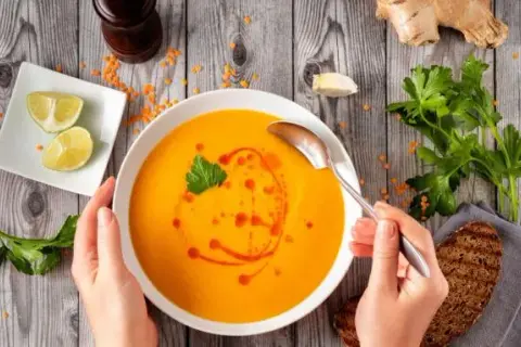 Jakie zupy dla cukrzyka typu 2? Odkryj zdrowe przepisy na każdą porę
