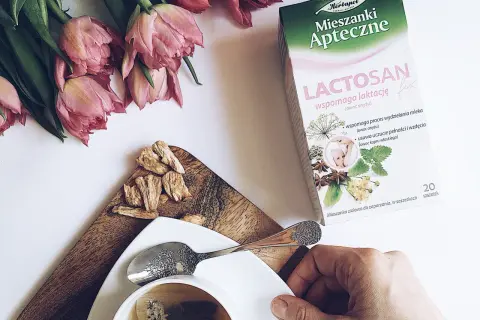 Jaka herbata przy karmieniu piersią? Bezpieczne wybory dla mamy i dziecka