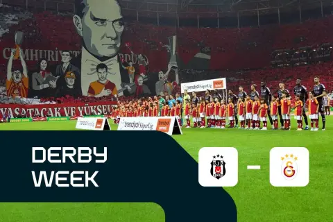 Piłkarze BJK i Galatasaray przed meczem. Na trybunach ogromny transparent z Atatürkiem i hasłem "Cumhuriyet". To wielki dzień dla tureckiej piłki!