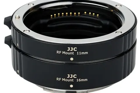 Dwa pierścienie pośrednie JJC RF Mount 11mm i 16mm, pozwalające na zbliżenie obiektu i uzyskanie makro efektów.